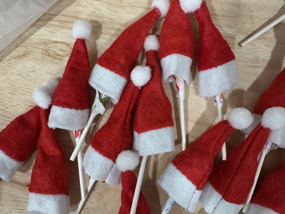 Santa hat lollipops for a school holiday party